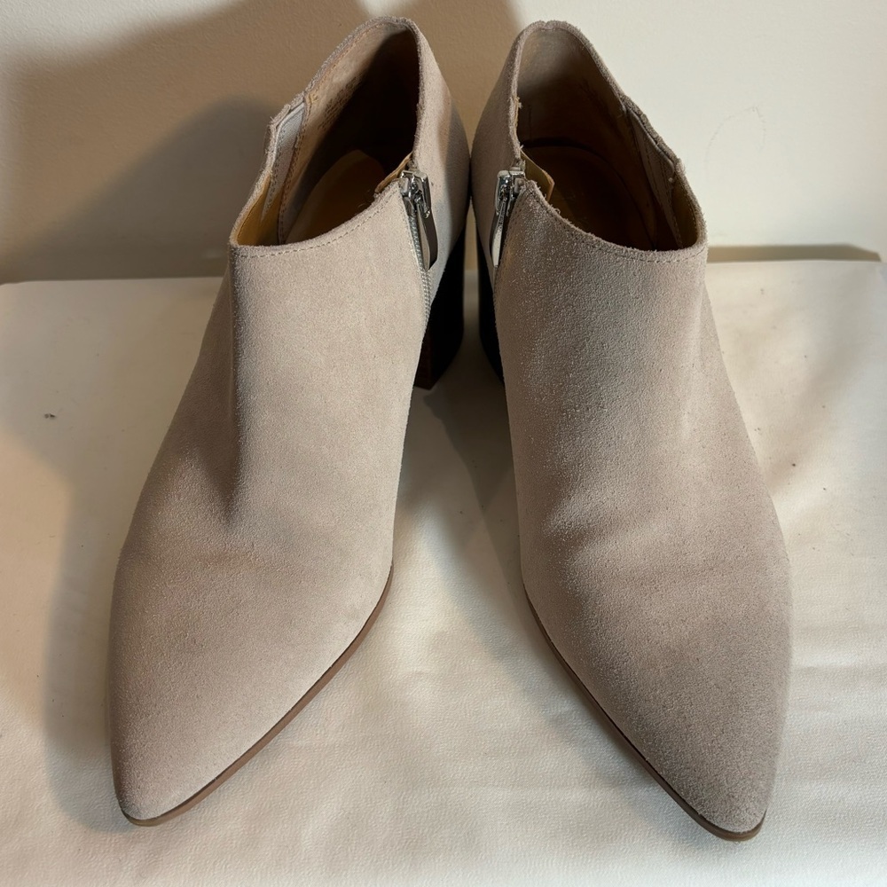 FRANCO SARTO Sz 9 Takoma Booties Low Top Pointy Toes Western Styling Boots